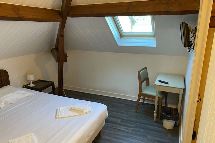 Room 8 of 24
