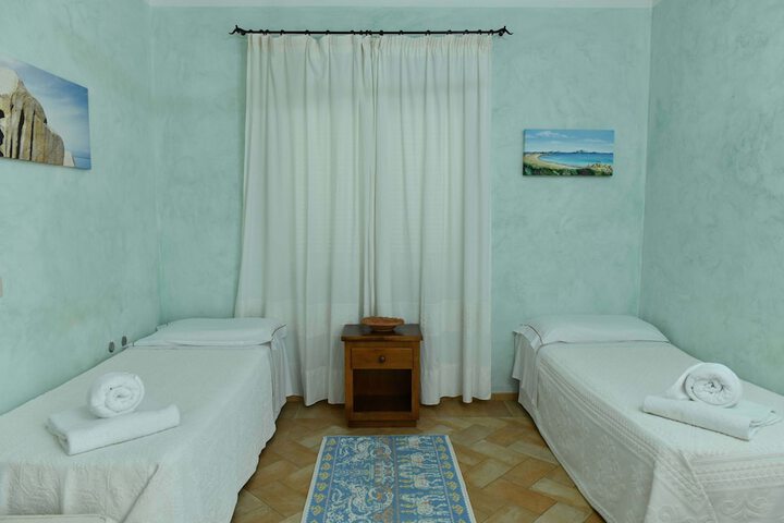 Room 8 of 61