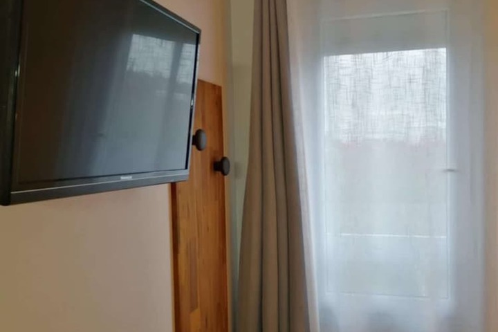 Room 48 of 80