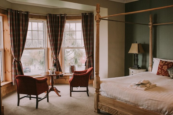 Room 11 of 30