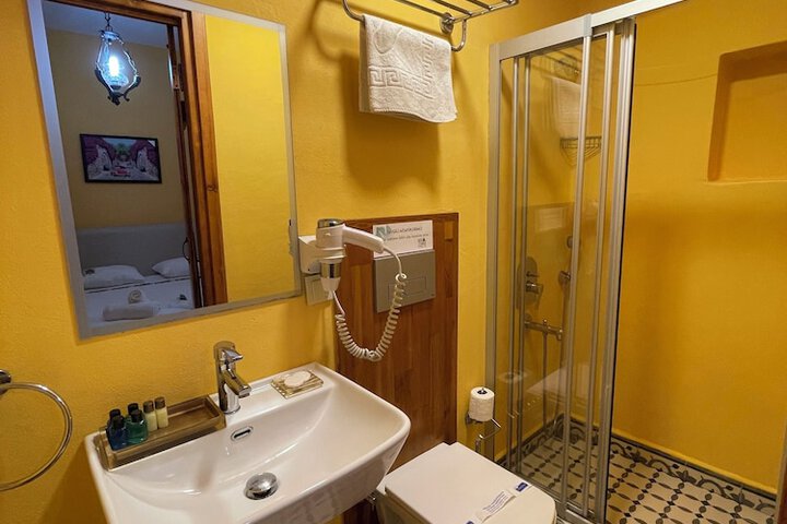Room 23 of 44