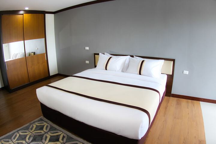 Room 17 of 43