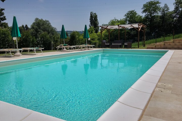 Pool 20 of 33
