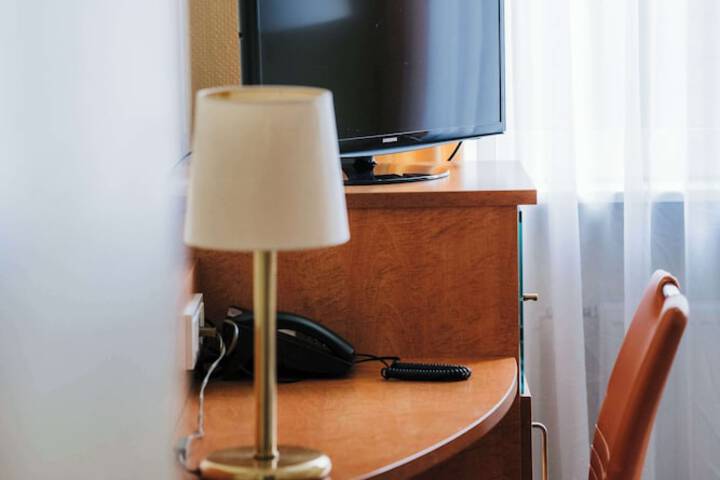 Room 15 of 35