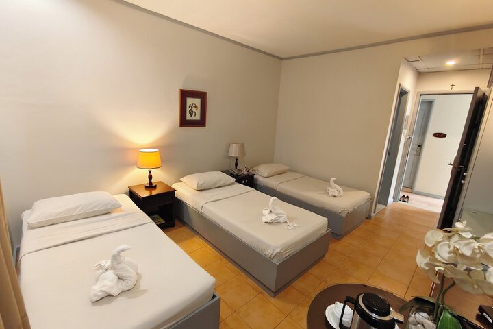 Room 13 of 42