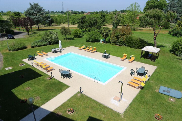 Pool 18 of 41