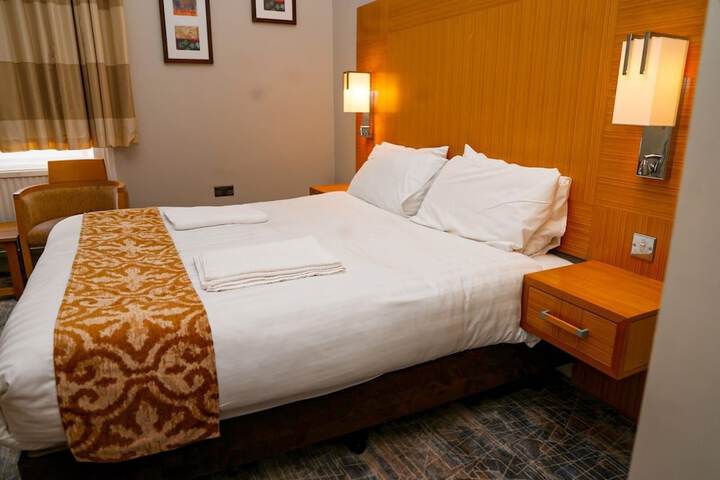 Room 34 of 64