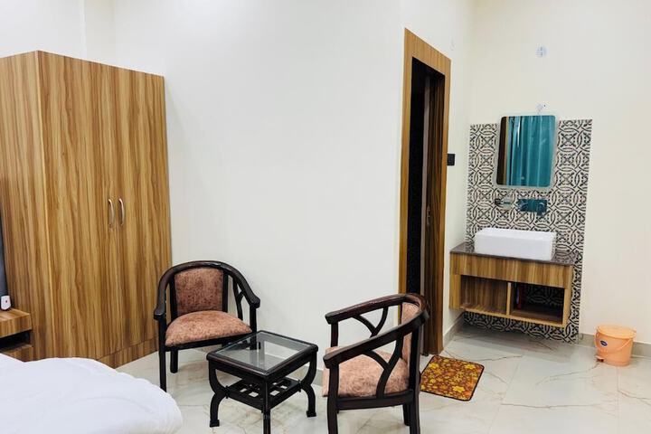 Riyansh hotel and restaurant
