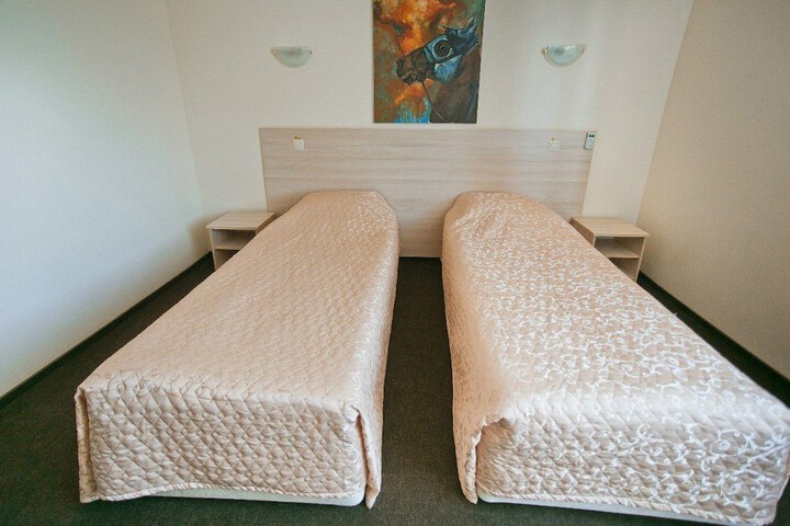 Room 9 of 36