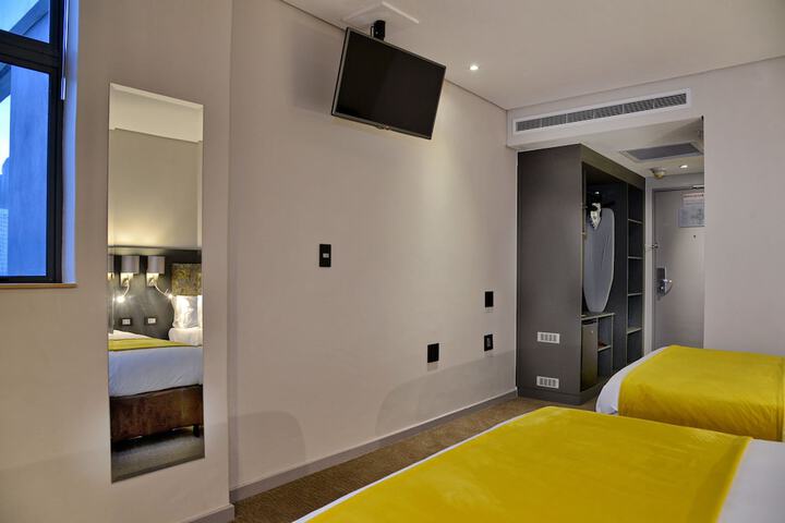 Room 15 of 76