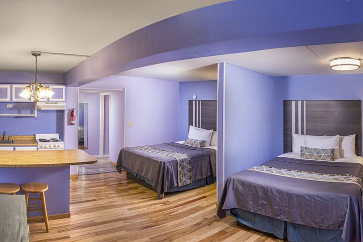 2 Queen Beds (7 of 21)
