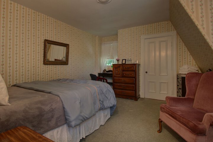 Room 326 of 408