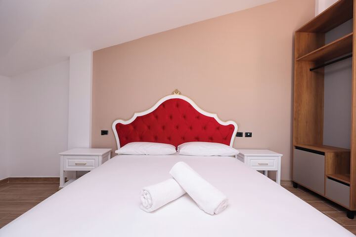 Room 15 of 73