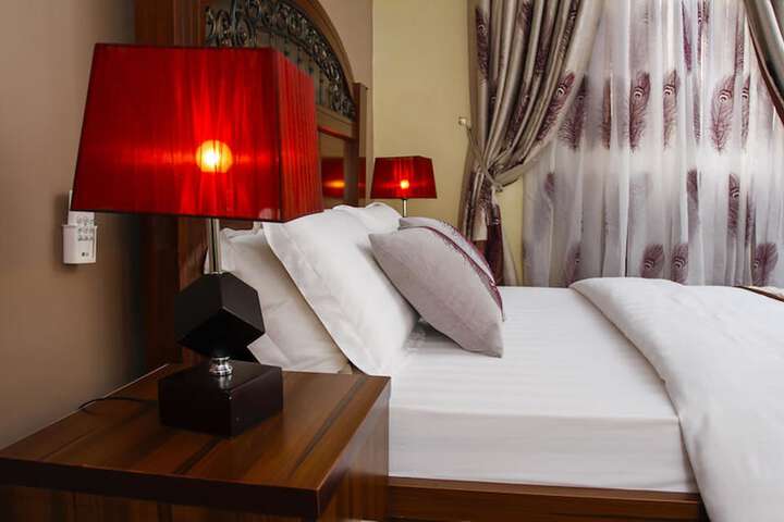 Room 15 of 29