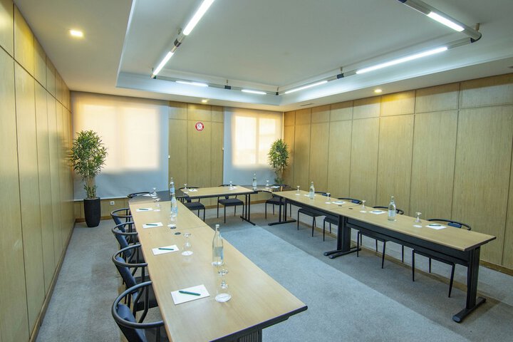 Business Center 39 of 48