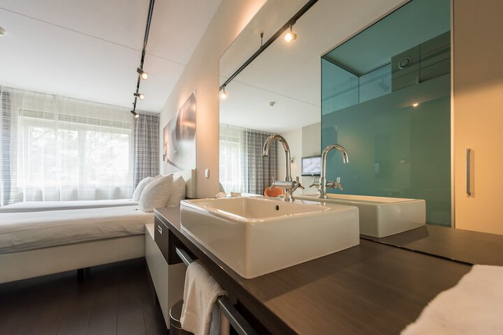 Room 30 of 58