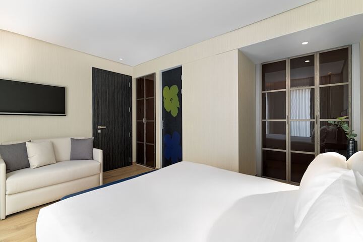 Room 15 of 63