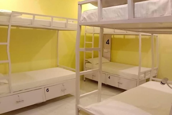 Room 4 of 25