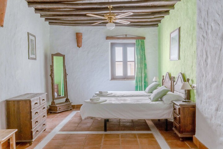 Room 4 of 61