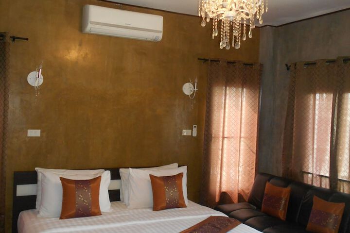Room 7 of 49