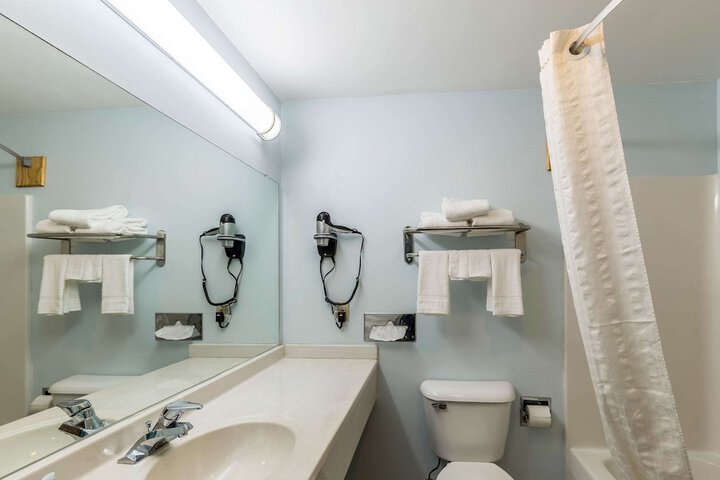 2 Queen Beds Accessible (6 of 9)