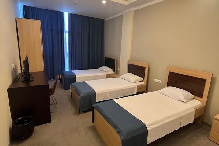 Room 5 of 18