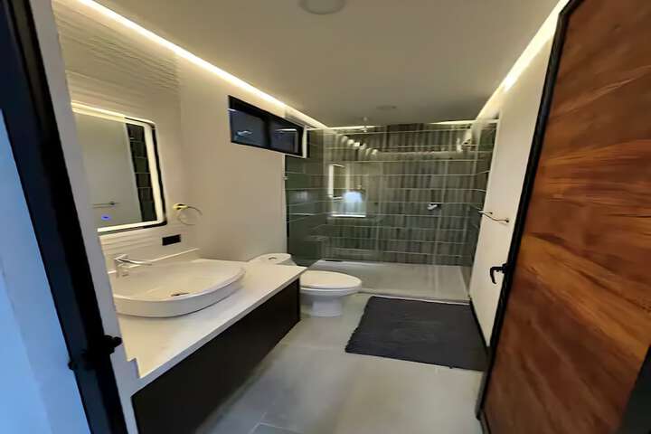 Room 46 of 49