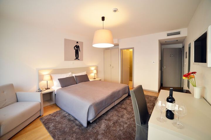 Room 15 of 79