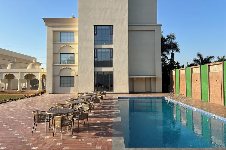 Pool 52 of 70