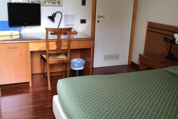 Room 26 of 70