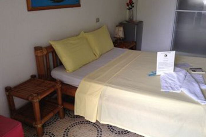 Room 15 of 28