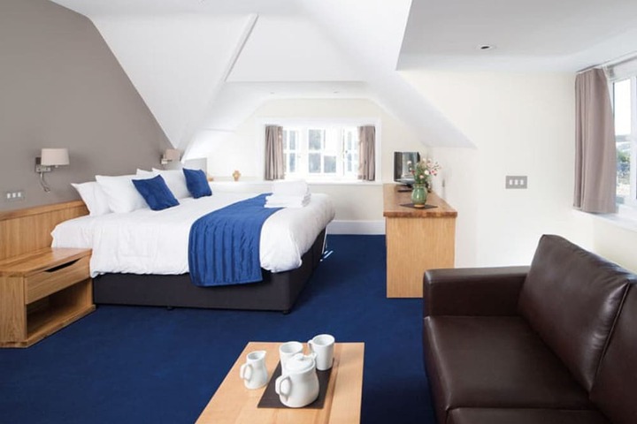 Room 3 of 25