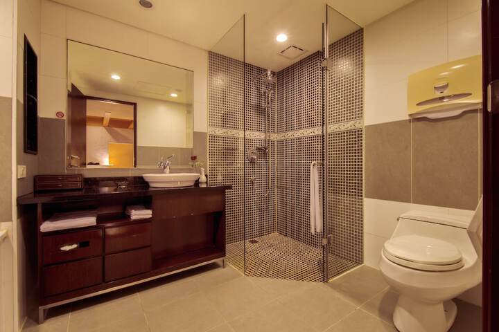 Room 8 of 164