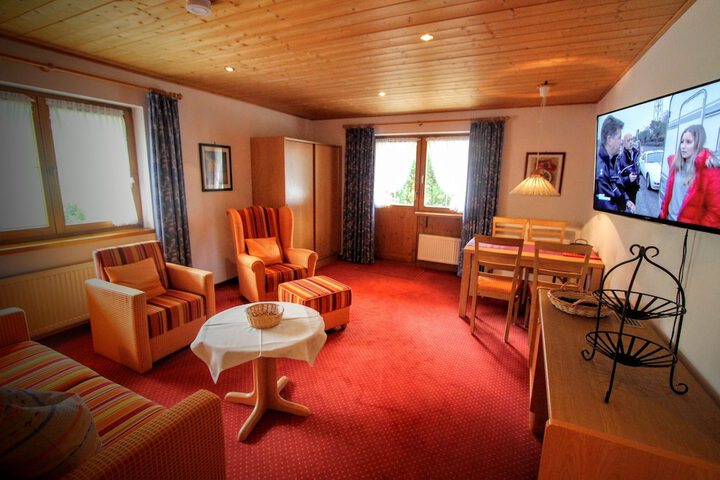Room 35 of 102