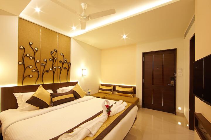 Saravanas Golden Fruits Business Suites
