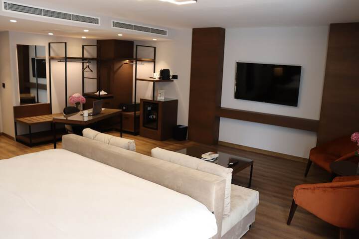 Room 10 of 31