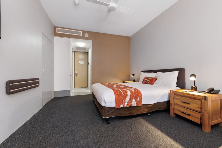 Room 10 of 66