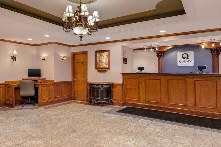 Business Center 42 of 46