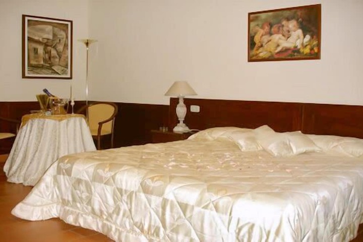 Room 14 of 51