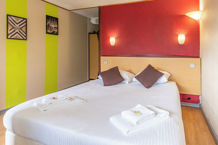 Room 15 of 52