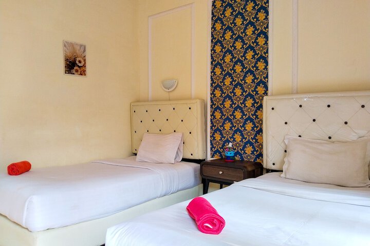 Room 16 of 93