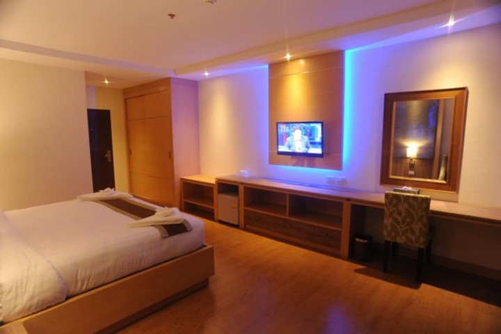Room 19 of 39