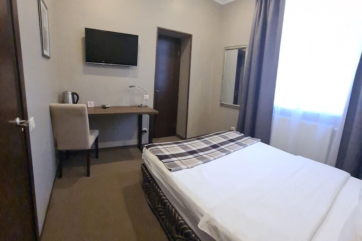 Room 13 of 37