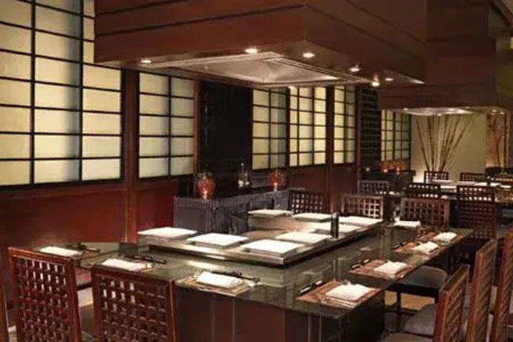 Dining 9 of 14