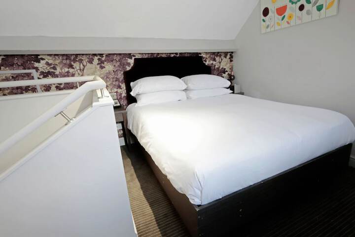 Room 17 of 139