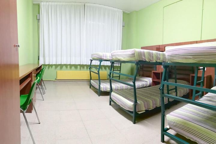 Room 11 of 32