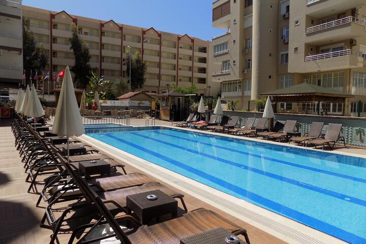 Pool 33 of 40