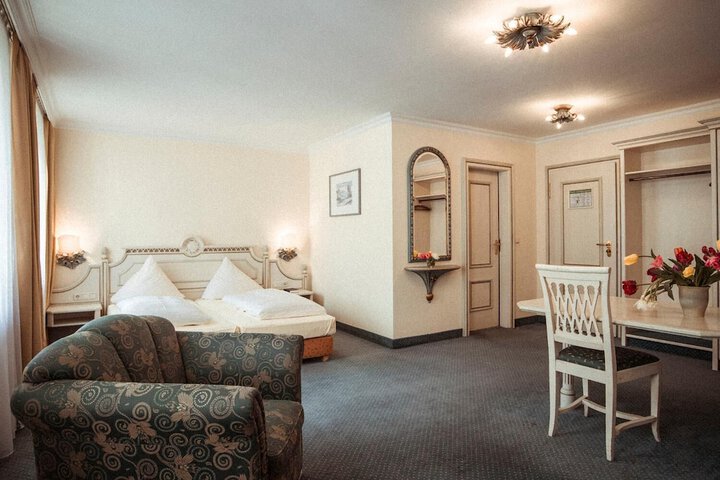 Room 10 of 45