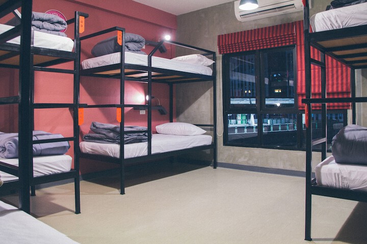 Room 5 of 60