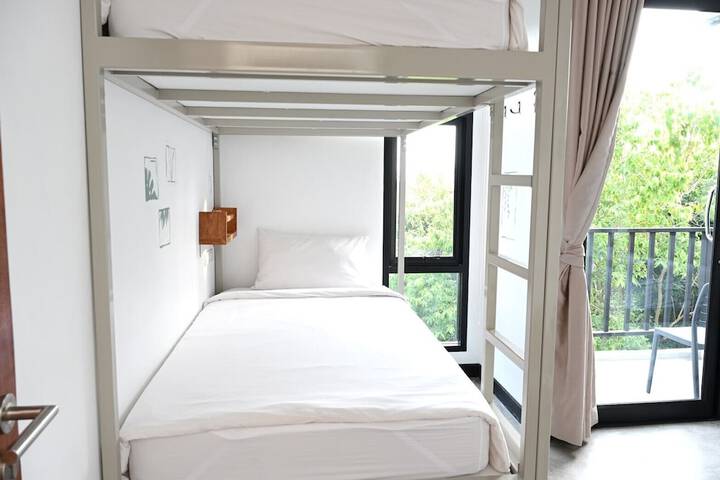 Room 7 of 37